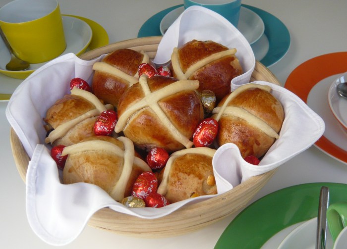 hot cross buns