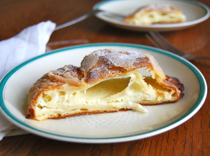 Topfenstrudel slice 2