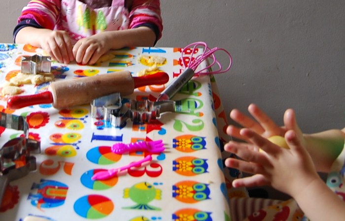 Butter biscuits with kids 2