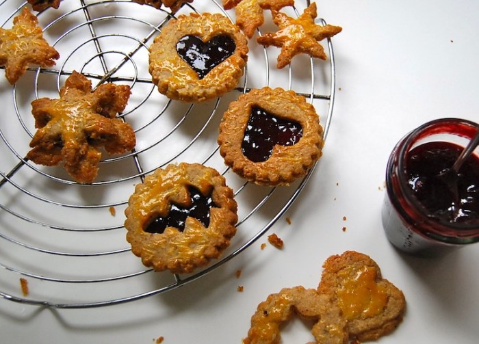 Linzer cookies