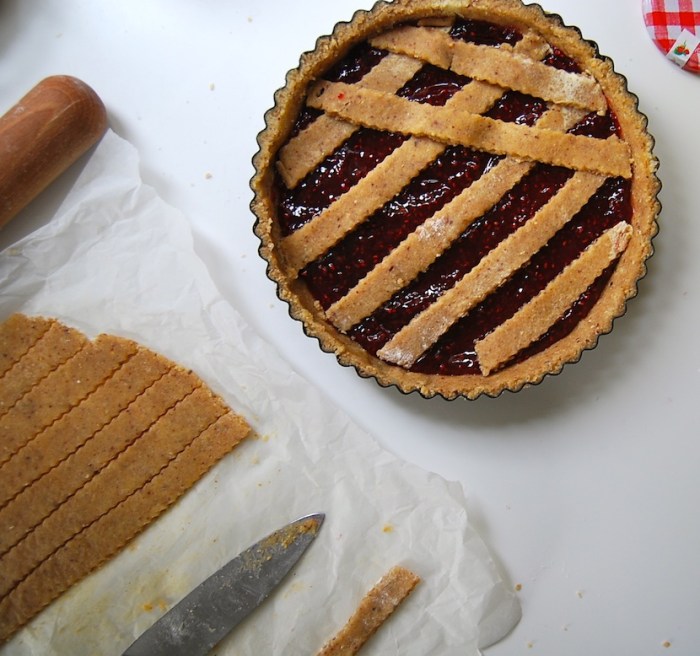Linzer Torte decorating