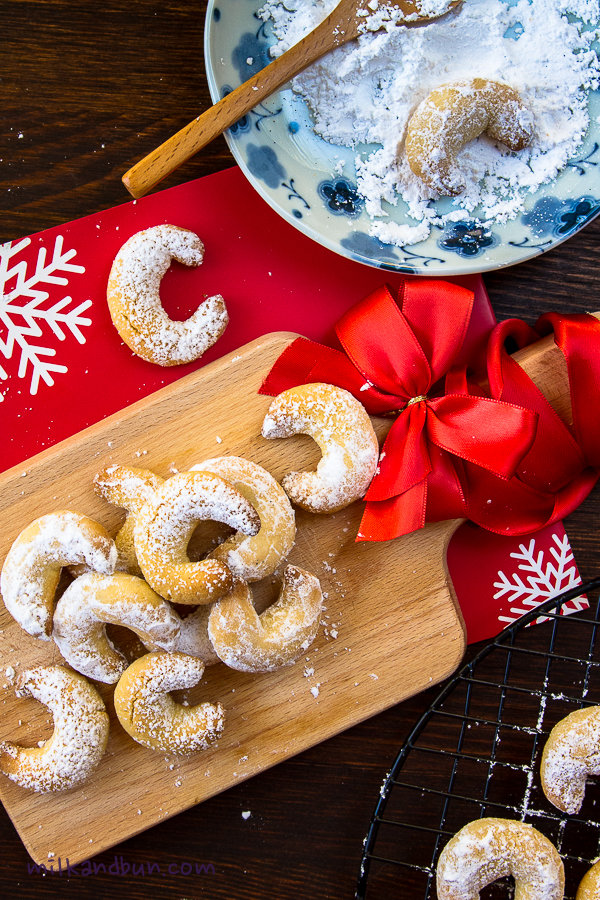 Vanillekipferl Milk and Bun