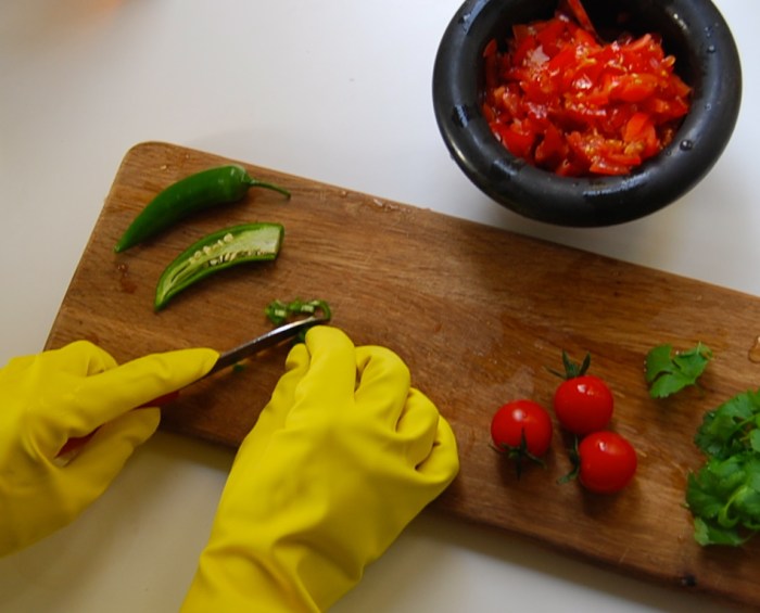 Cutting chillies