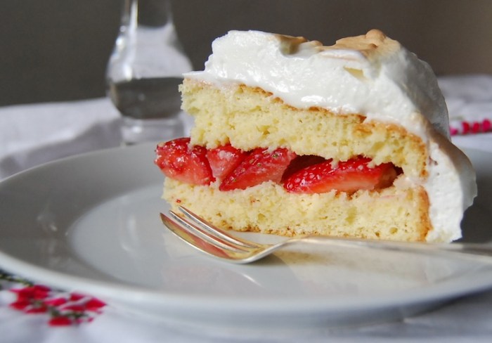 Pastel Tres Leches slice