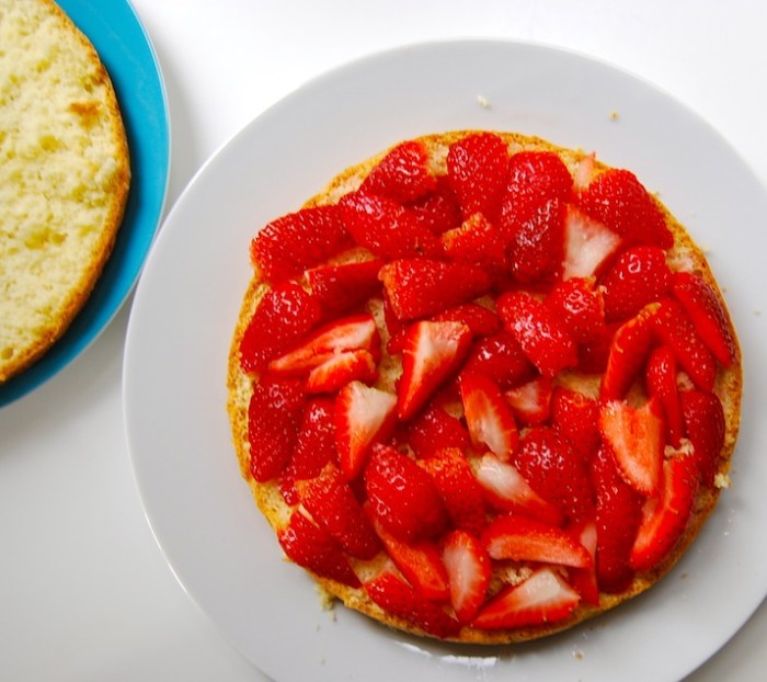 Pastel Tres Leches strawberry filling