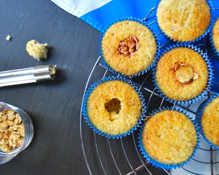 filling cupcakes - Ginger&Bread