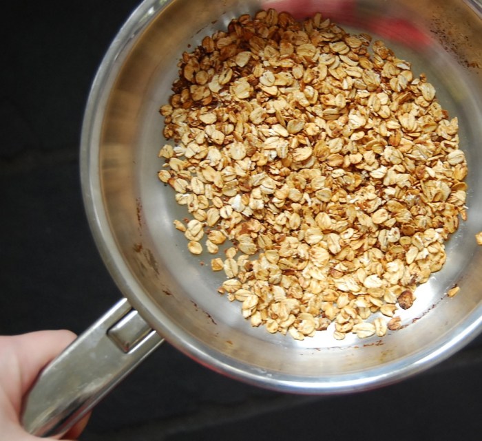 toasting oats - Ginger&Bread