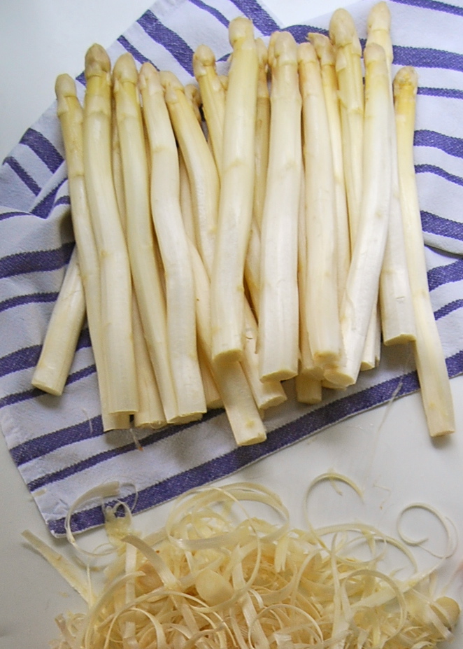 White Asparagus peeled