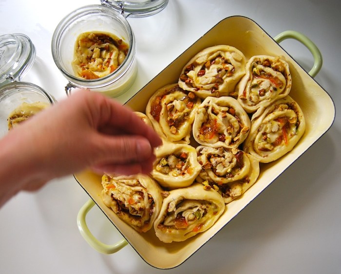orange buns toppings