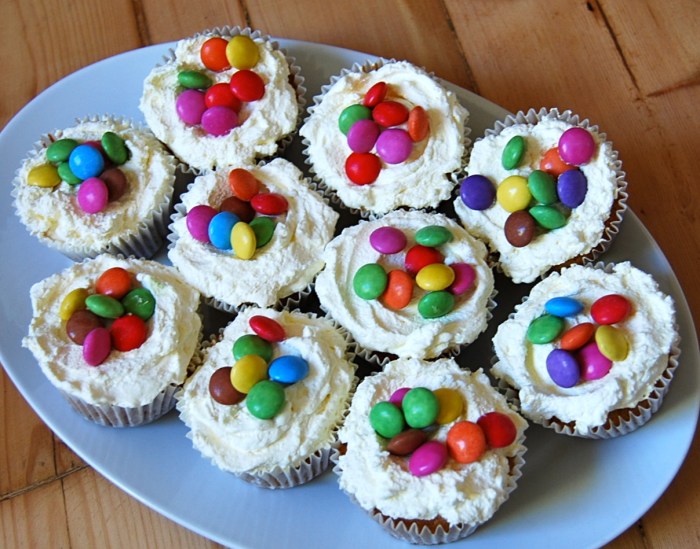 Pinata cupcakes 1