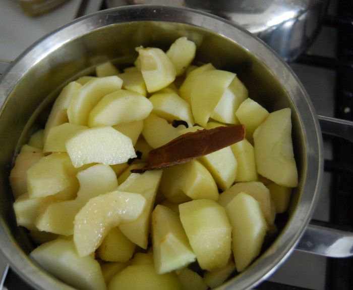 Steamed Apple steaming